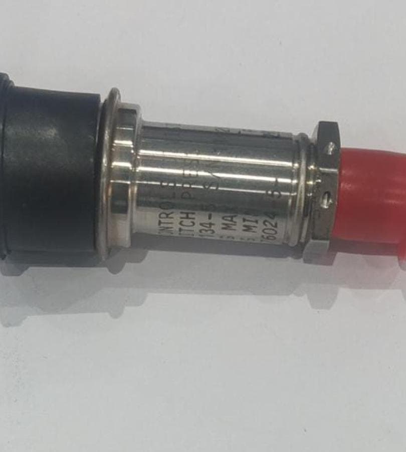 3876024-5 AWITCH LOW OIL PRESSURE APU
